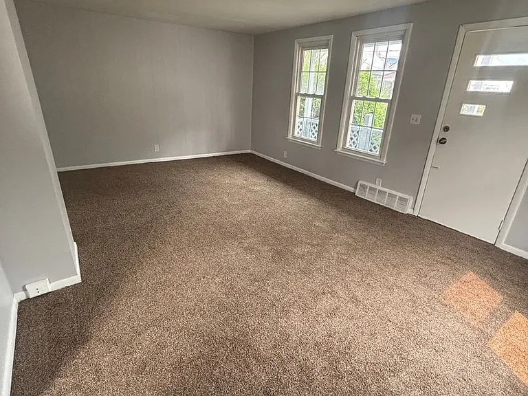 6826 Rathbun Ave — Photo 5