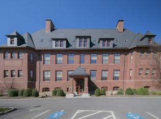 33 Forest St APT 413, Lexington, MA 02421