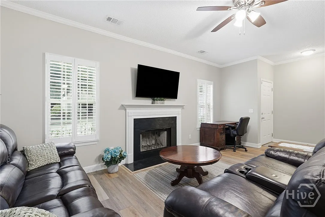 2 bed, 2.0 bath, 1160 sqft, $2,400 — Photo 4