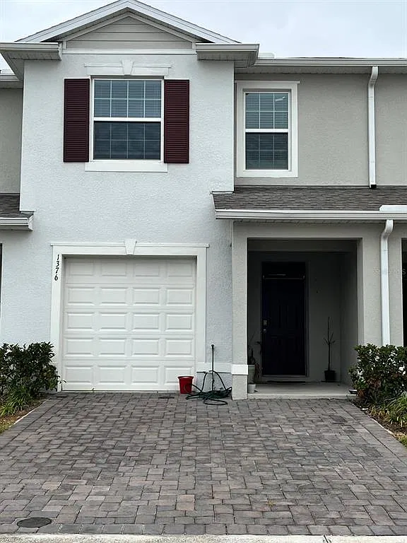 3 bed, 2.5 bath, 1758 sqft, $2,100 — Photo 1