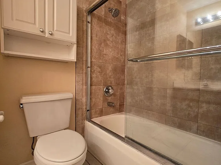 8244 W Gilmore Ave — Photo 41