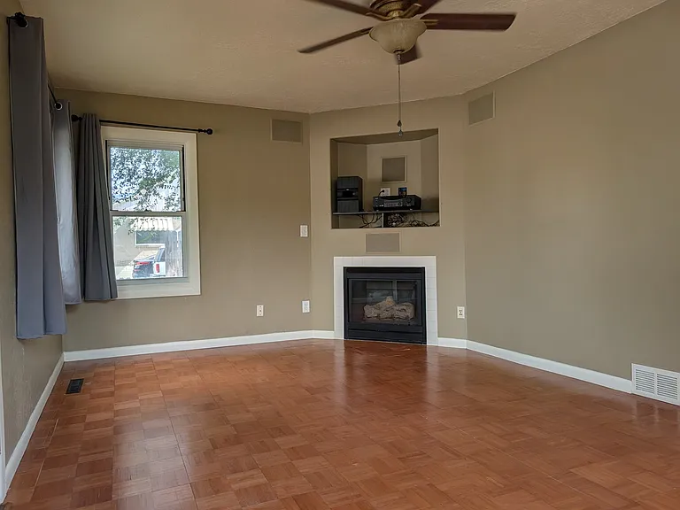 1658 Childs Ave — Photo 3