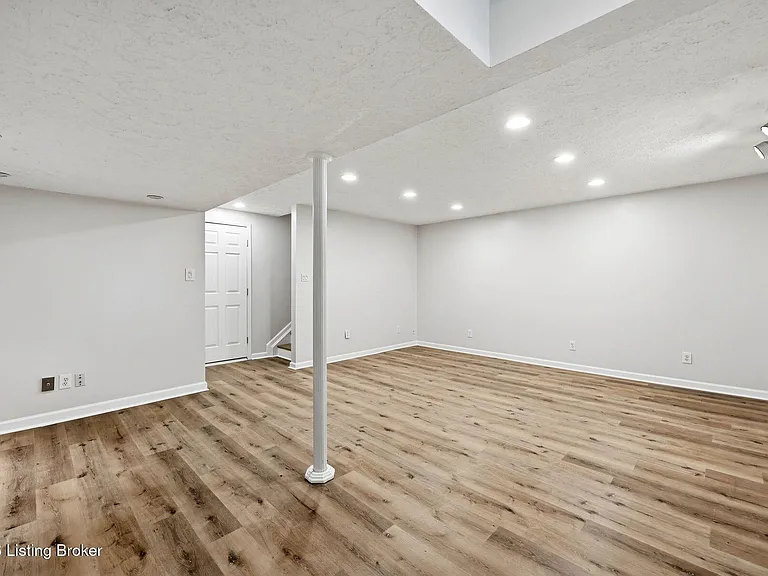 4029 Orchard Lake Dr — Photo 29