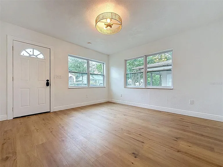 3316 W Nassau St — Photo 8
