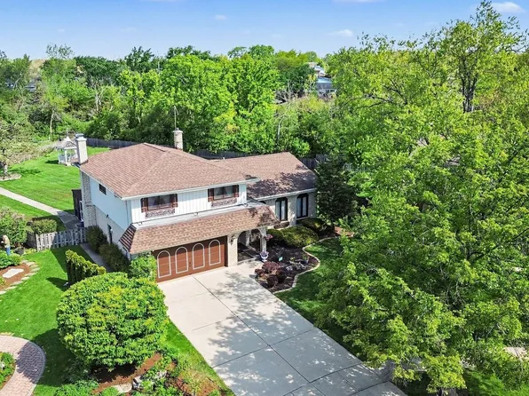 421 E Barclay Ct, Elmhurst, IL 60126