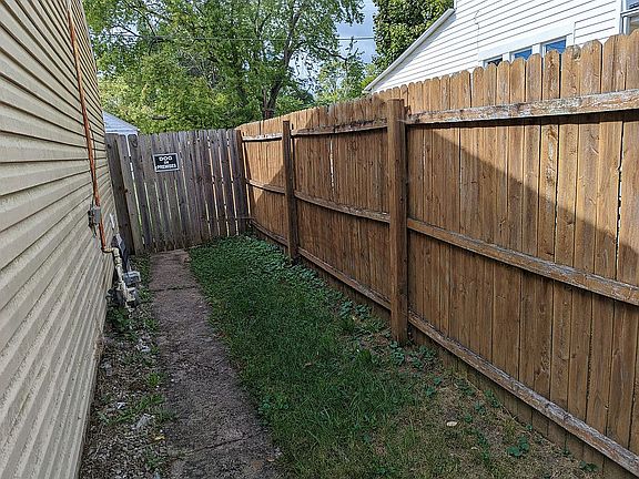 Side of House to Backyard