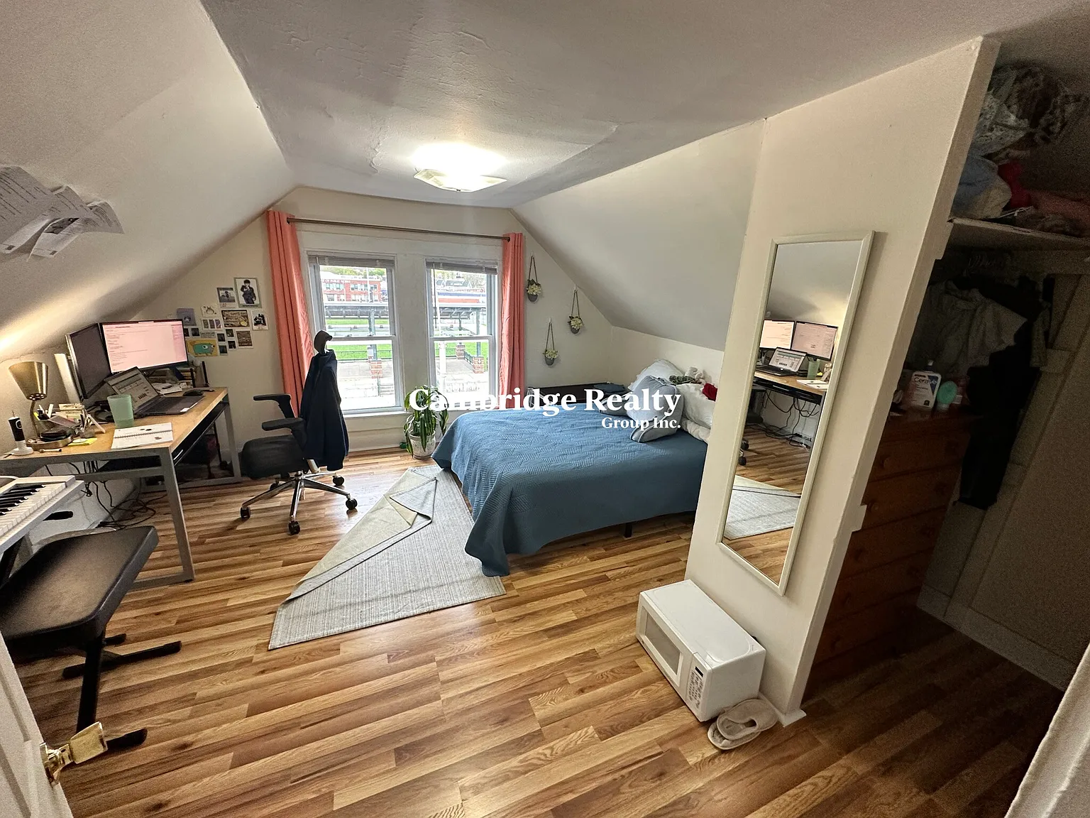 2 bed, 1.0 bath, $2,650 — Photo 2