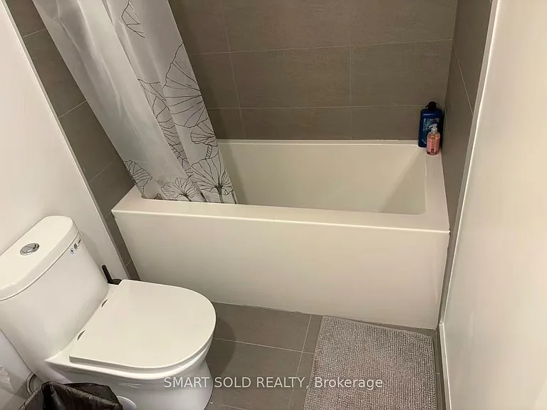 35 Parliament St #823 — Photo 20