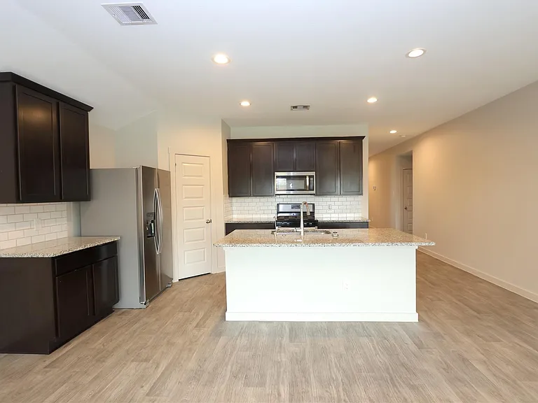 8215 Brahman Ln — Photo 8