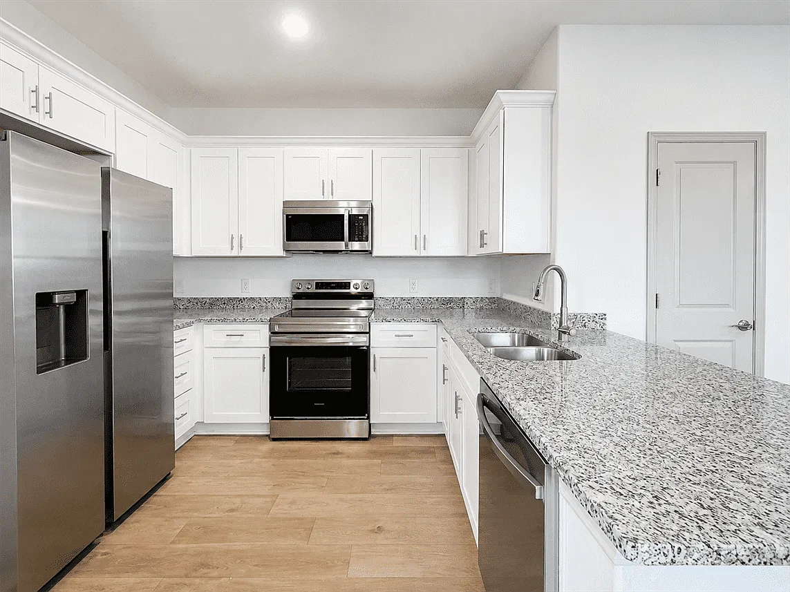 3 bed, 2.5 bath, 1263 sqft, $1,495 — Photo 2