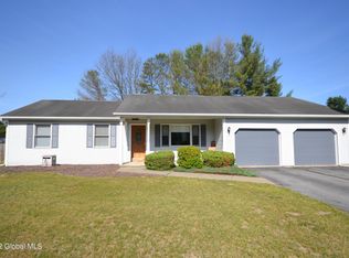 17 Maple Dr, Queensbury, NY 12804