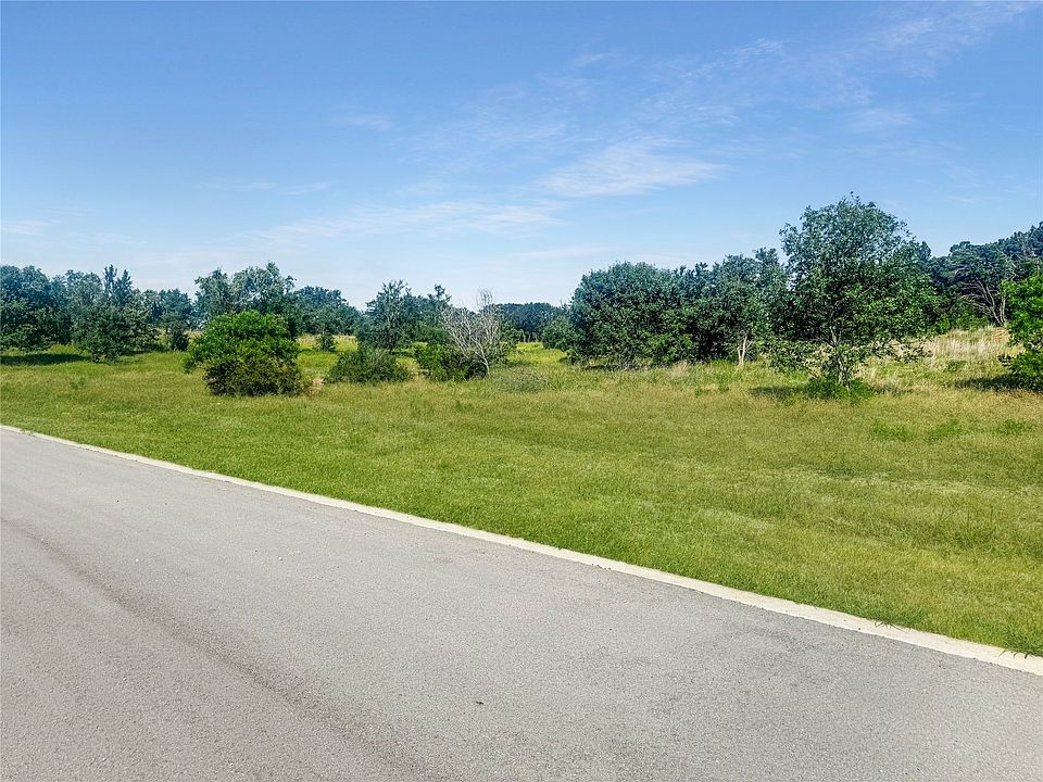 2nd image of 8540 Douglaston Rd