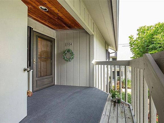 5th image of 6275 SE Charleston Pl APT 204