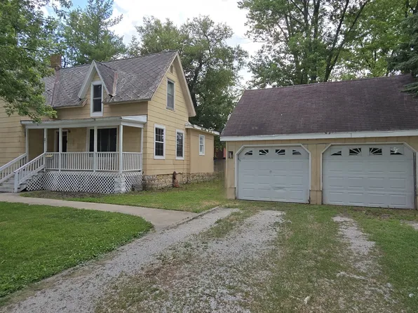 401 N 2nd Ave, Chenoa, IL 61726