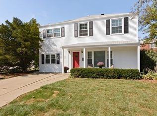 1002 E Mayfair Rd, Arlington Heights, IL 60004