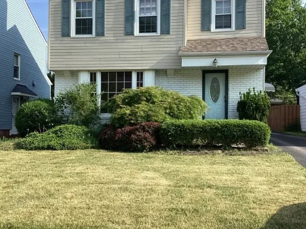 4422 Baintree Rd, University Heights, OH 44118