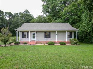 102 Meade Dr, Four Oaks, NC 27524