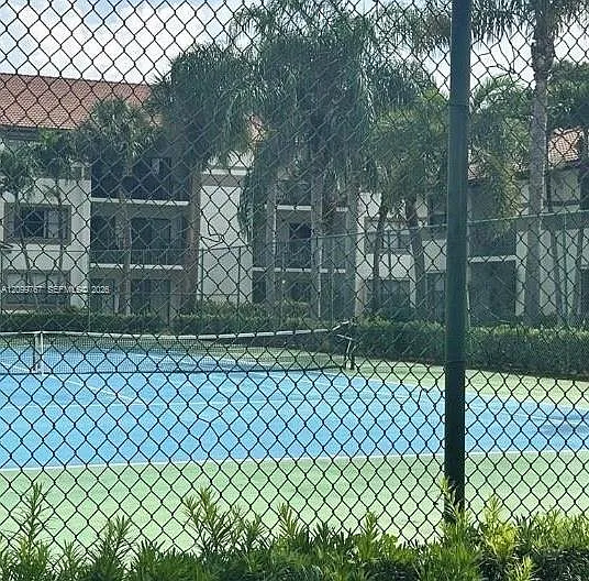 Hollywood Parc Condominiu — Photo 3