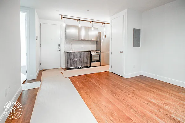 Rented by MySpaceNYC | media 4