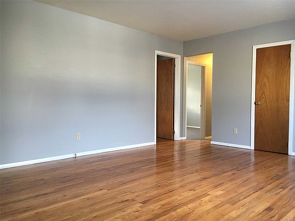 4th image of 24 Gibbons St