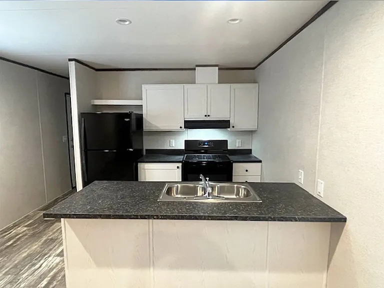 103 Hollyhock Ln #64R — Photo 2