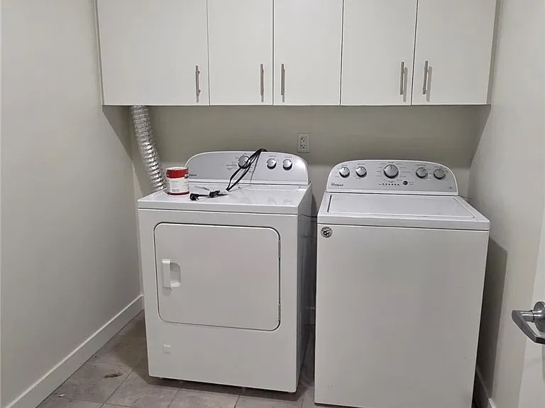 436 S Virgil Ave #405 — Photo 14