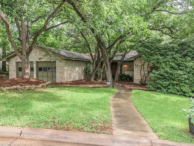 1st image of 902 River Oaks Dr
