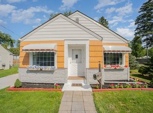 601 Hart St, Essexville, MI