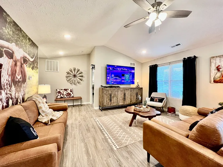 806 Pierson Rd — Photo 5