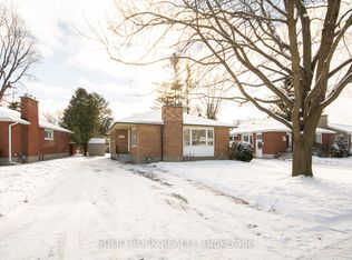 2366 Cheshire Rd, Ottawa, ON K2C1G3