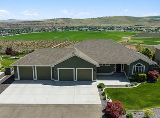 89519 Summit View Dr, Kennewick, WA 99338