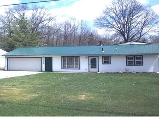 4512 Clover Ln, Warren, OH 44483