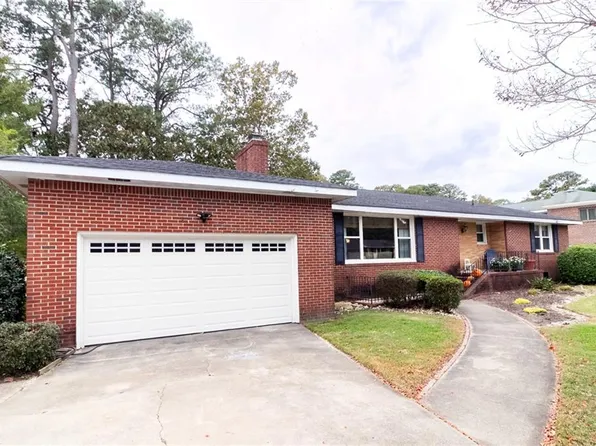 5113 Shenstone Dr, Virginia Beach, VA 23455
