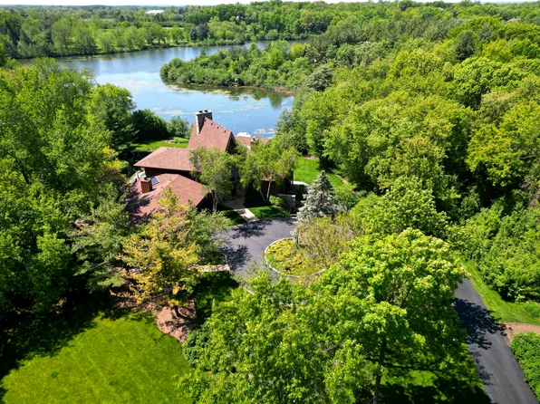 23033 W Schwerman Rd, Mundelein, IL 60060