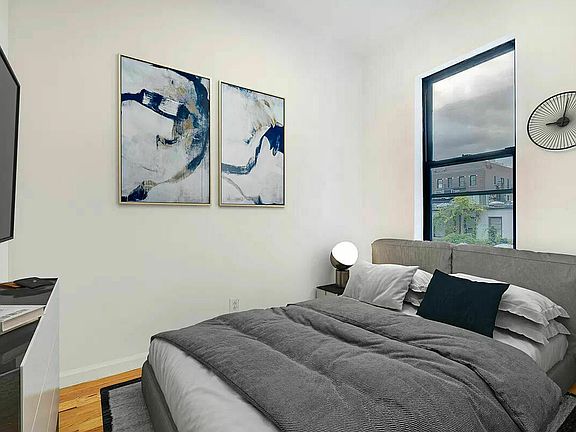 4th image of 2 Bank St #10B
