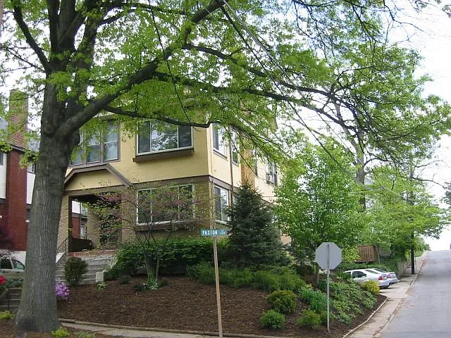 1304 Paxton Ave — Photo 1