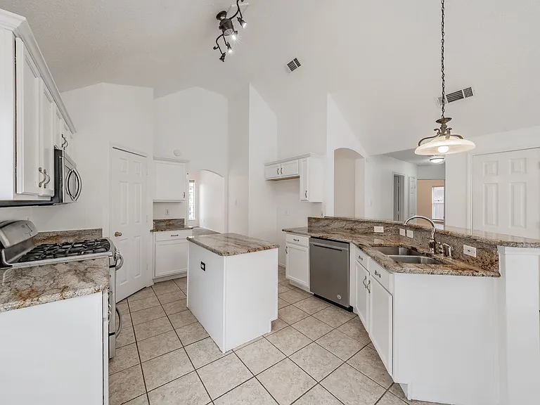 4728 Grant Park Ave — Photo 9