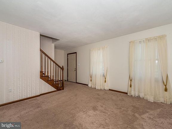 2nd image of 329 Kelly Ave