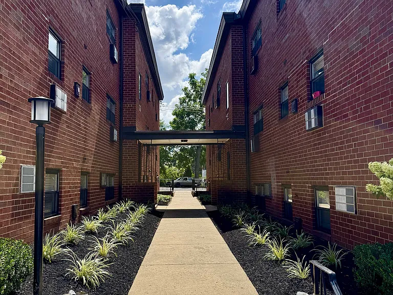 Fox Chase Gardens — Photo 3
