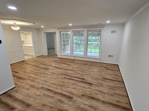 5715 Brewer House Cir, Rockville, MD