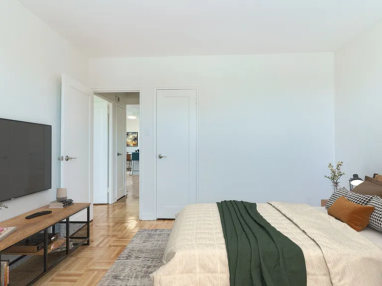 1220 Bayview Ave — Photo 5