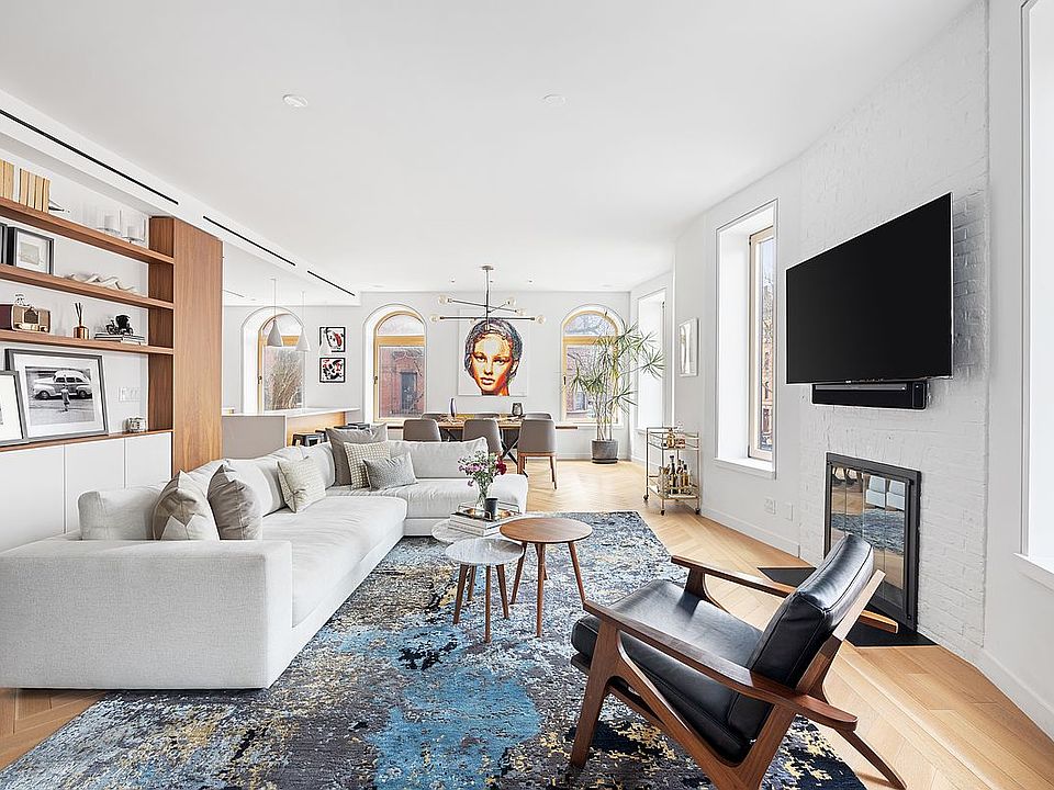 1st image of 343 6th Ave APT 2