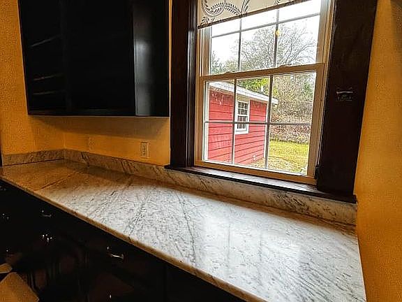 5th image of 1301 Forest Hill Dr