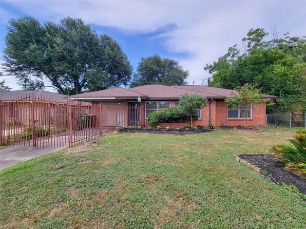 203 Spell Street, Houston, TX 77022