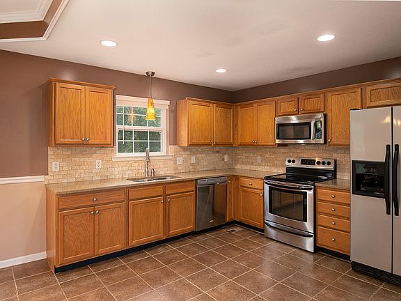 5th image of 7194 British Rd