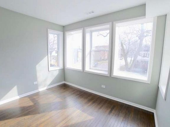 4th image of 7300 S Kenwood Ave #2