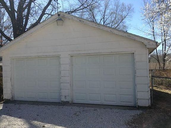 4th image of 1315 Kiowa St