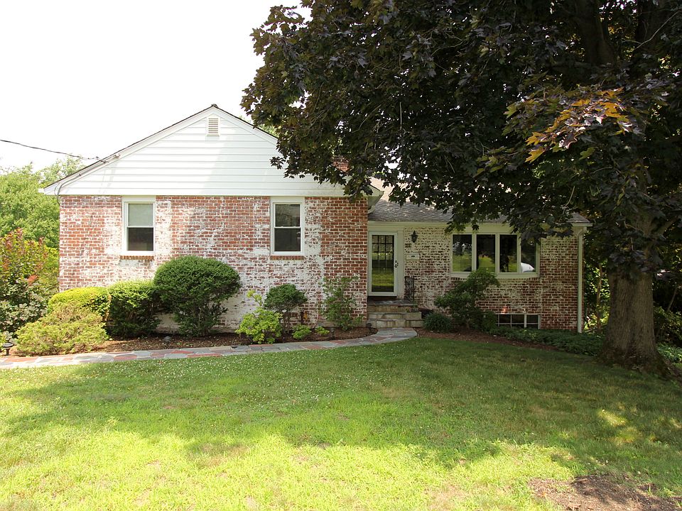 1st image of 36 Greenwood Ln