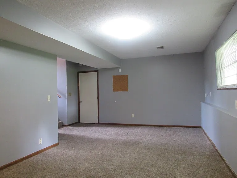 696 Cottonwood Dr — Photo 12
