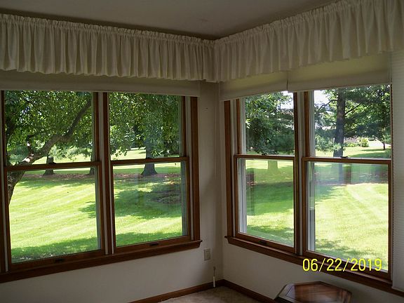3rd image of 1405 Pembroke Cir
